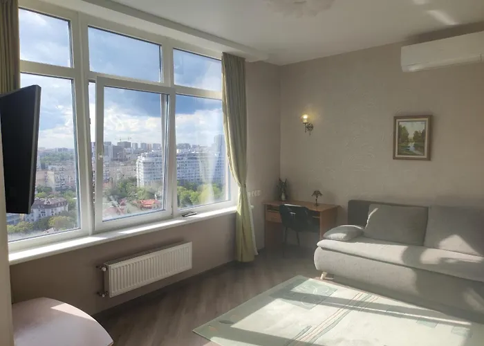 у моря з видом на місто Apartment Odessa